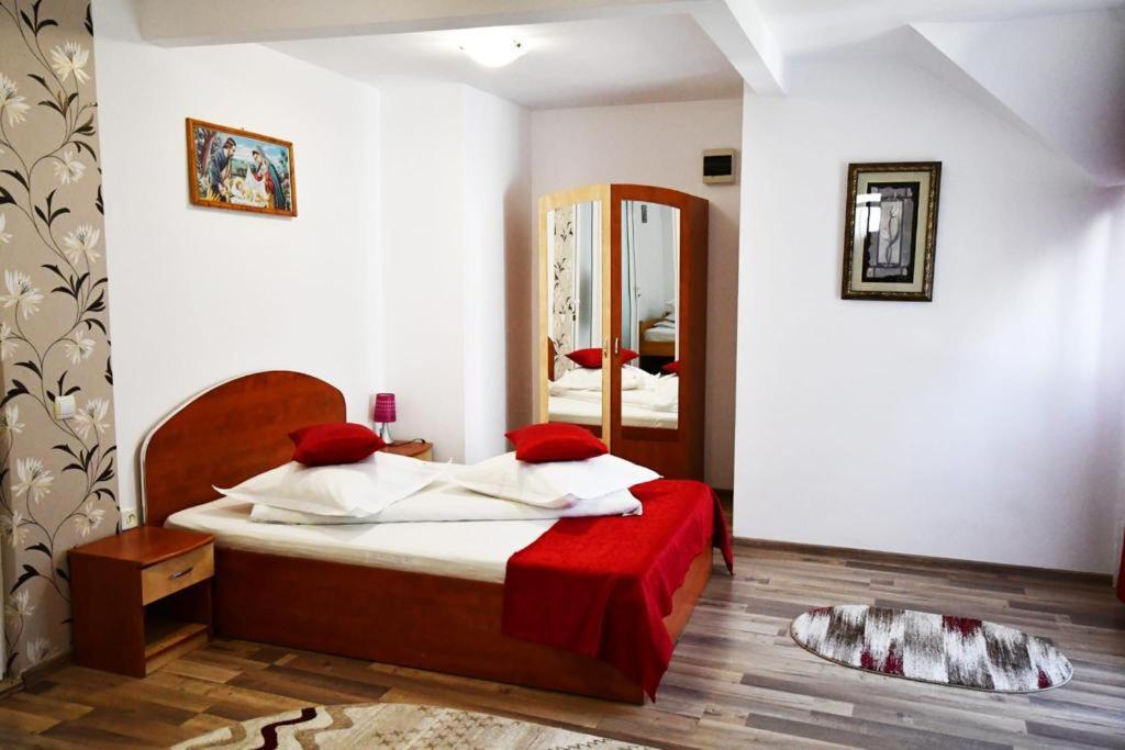 Hotel Casa Stefanut Moeciu De Sus Exterior foto