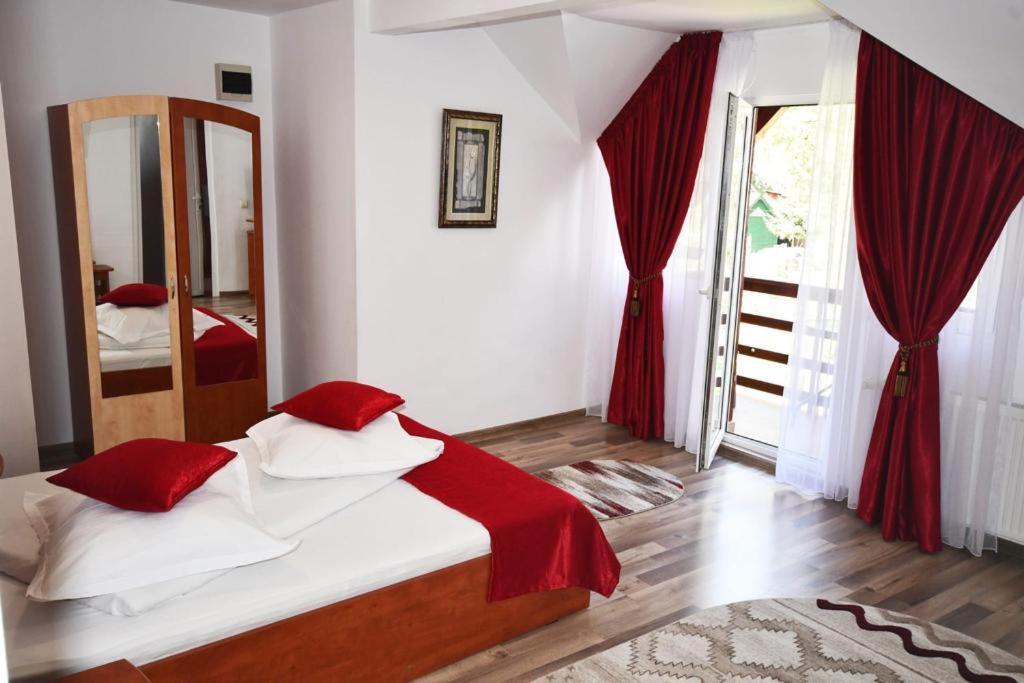 Hotel Casa Stefanut Moeciu De Sus Exterior foto